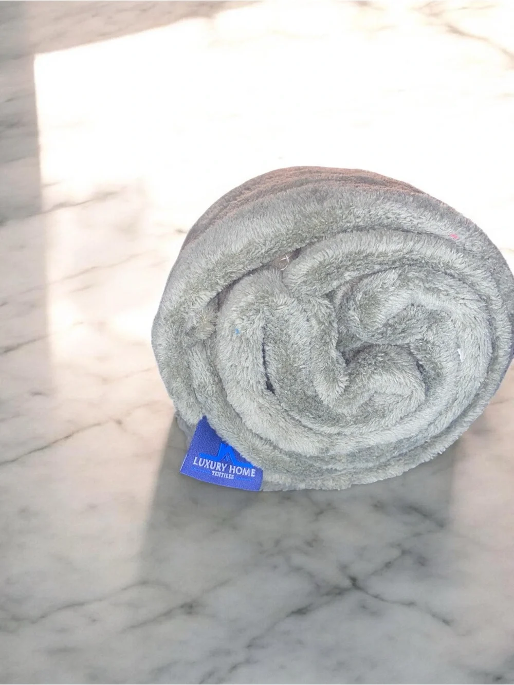 Cozy Plush Collection Solid Gray Throw