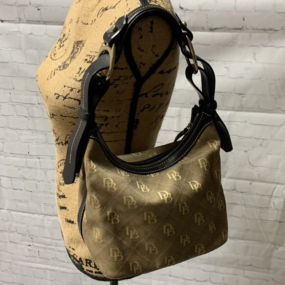 Women’s Dooney & Bourke Signature Quilted Hobo Bag