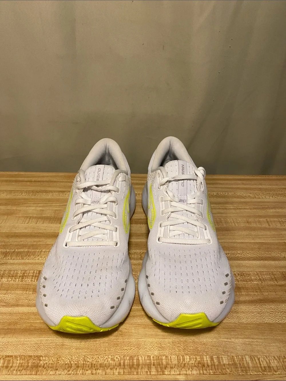 Brooks sleek supportive
