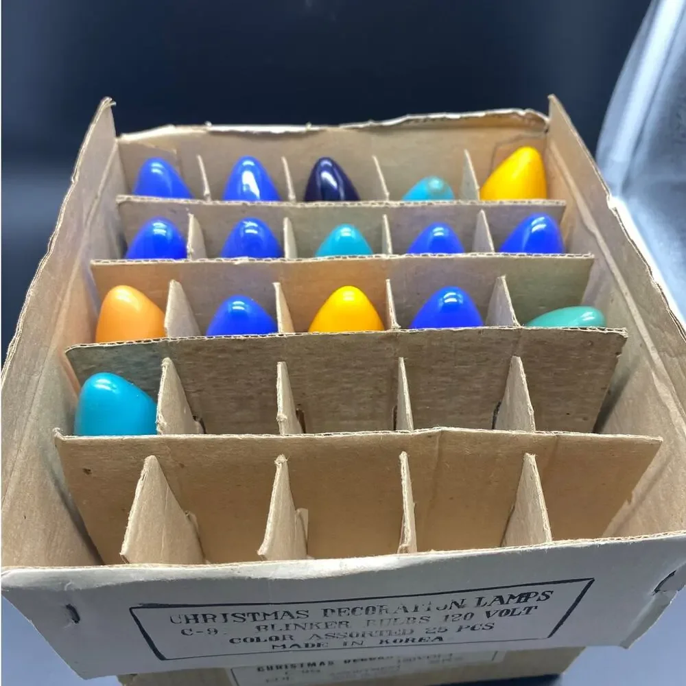 Unbranded vintage box’s