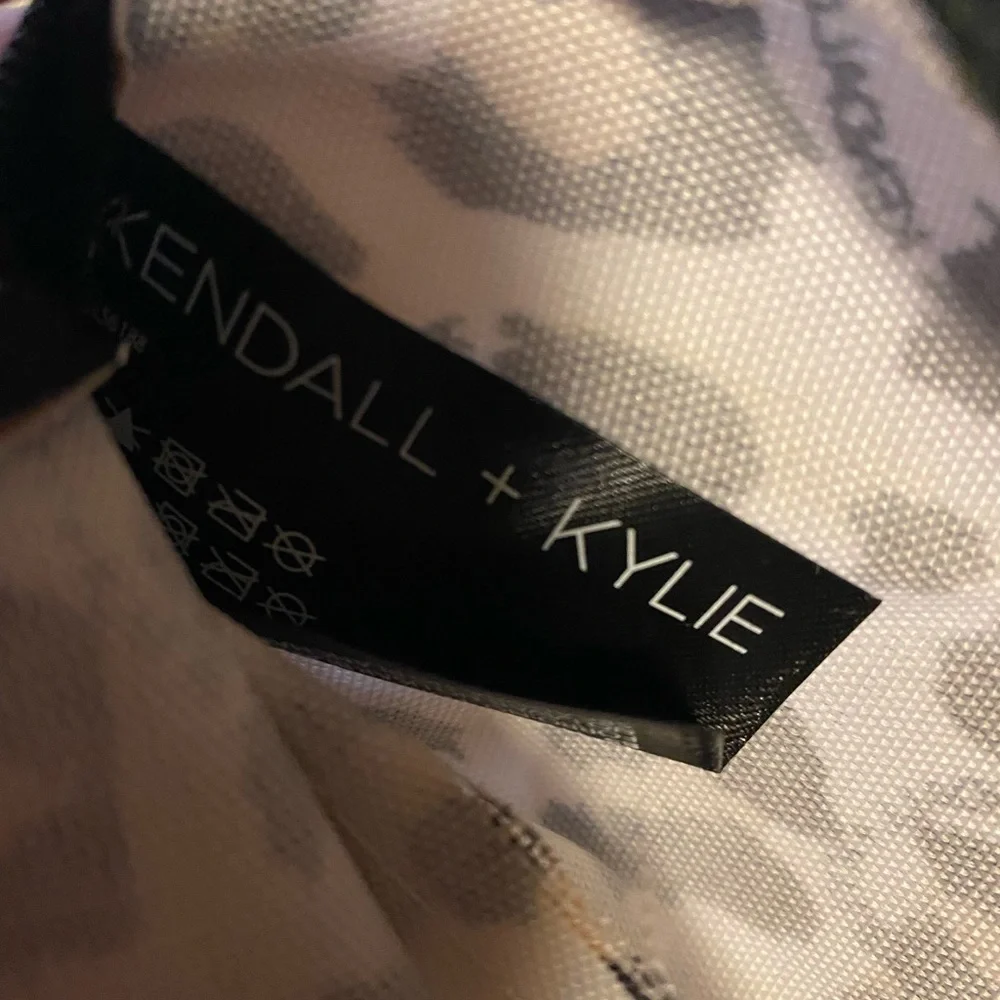 Kendall & Kylie stylish kendall