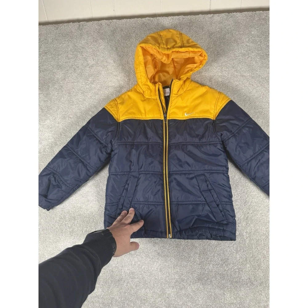 Nike puffer hooded
