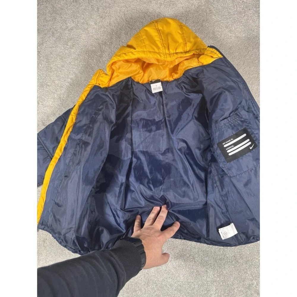 Nike puffer hooded