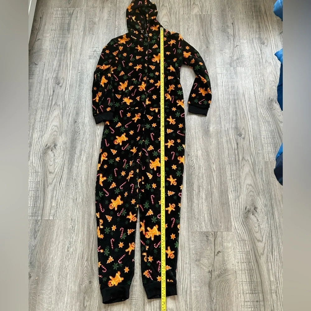 Forever 21 Kids Gingerbread Men Patterned‎ Onsie Pajama Sz 13/14