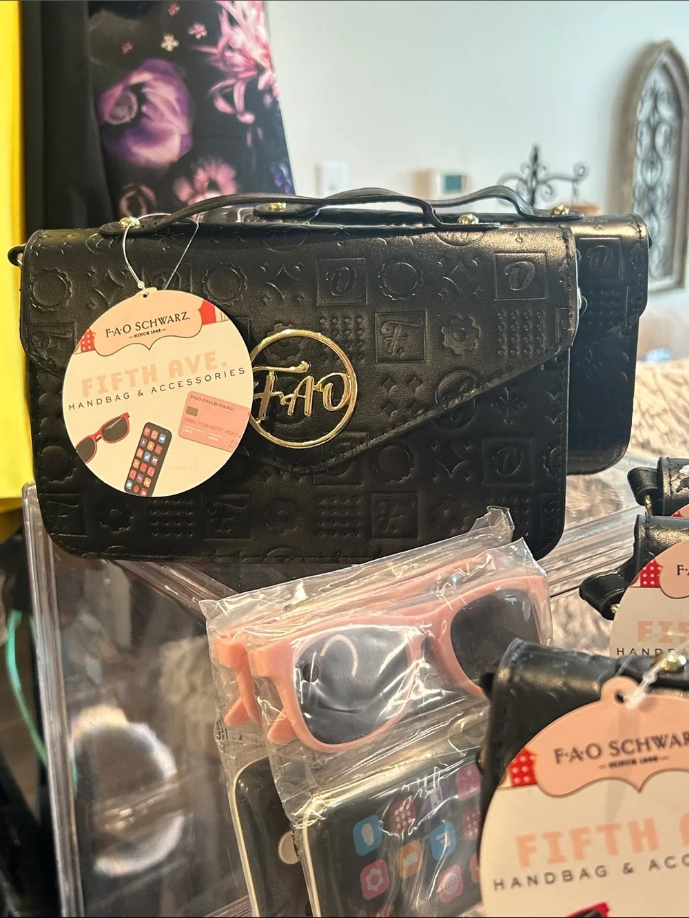 FAO Schwarz compact fao