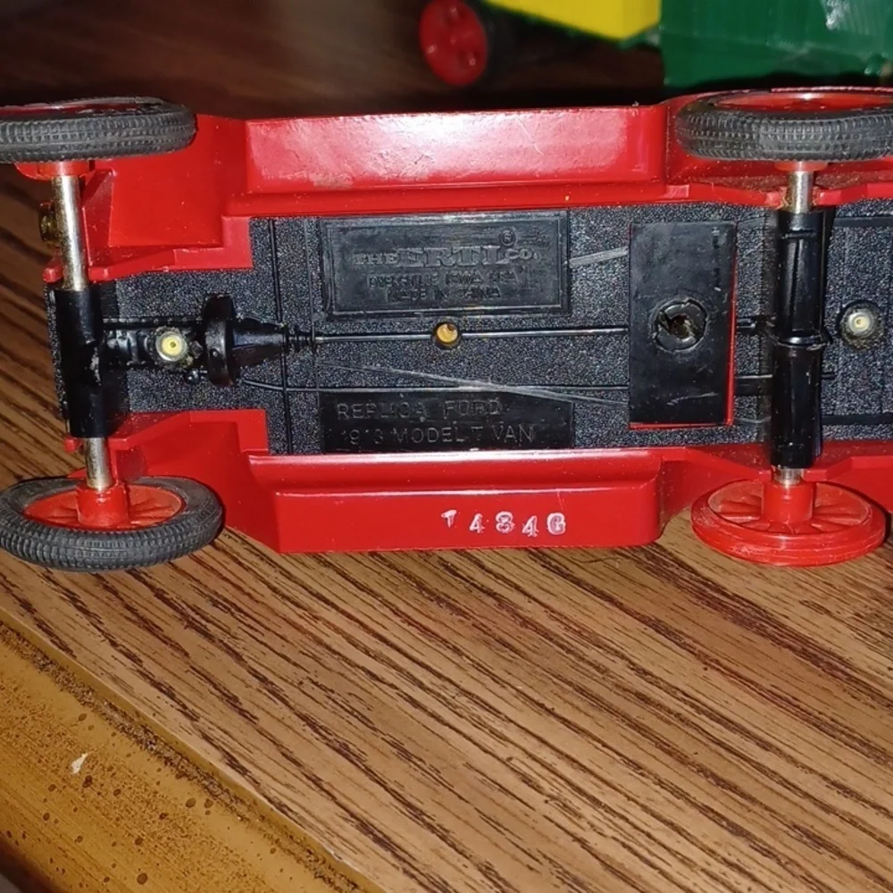 ERTL Bank Lot (set of 3) 1913 Model T Delivery, 1923 Bulldog, 1950 Panel