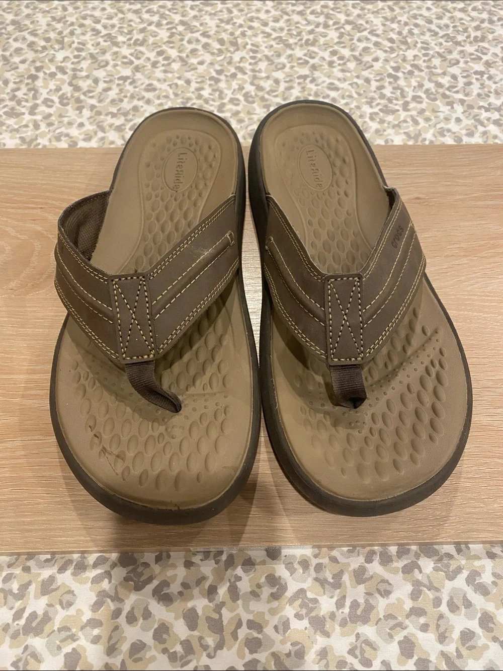 CROCS Men’s Size 10 Brown Textured Footbed Flip-Flop Sandals