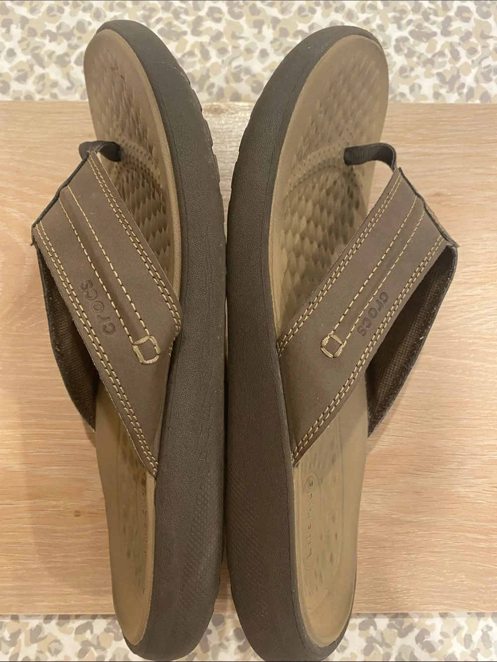 CROCS design footbed casual