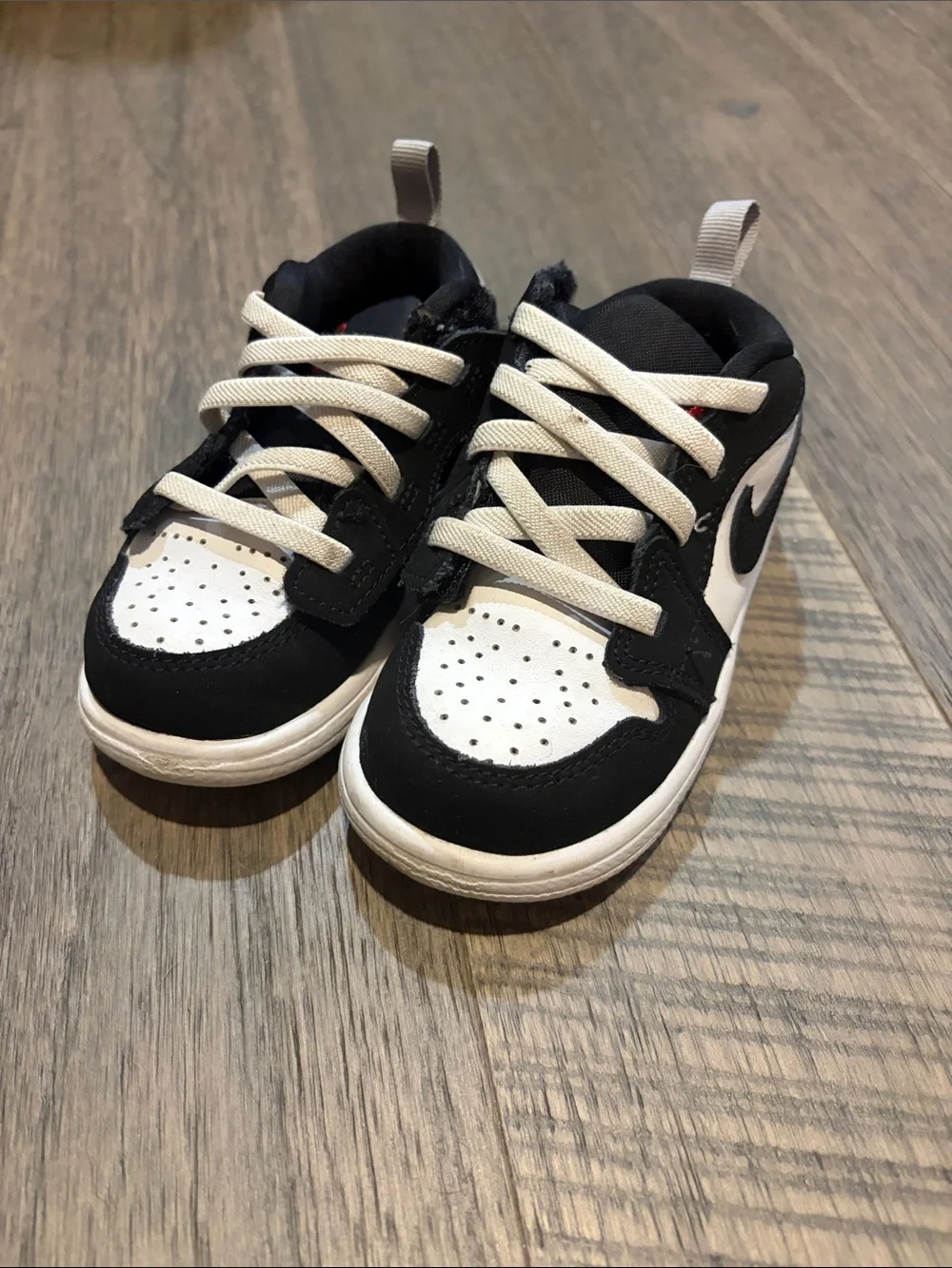 Nike Kids' Black and White Low-Top Sneaker