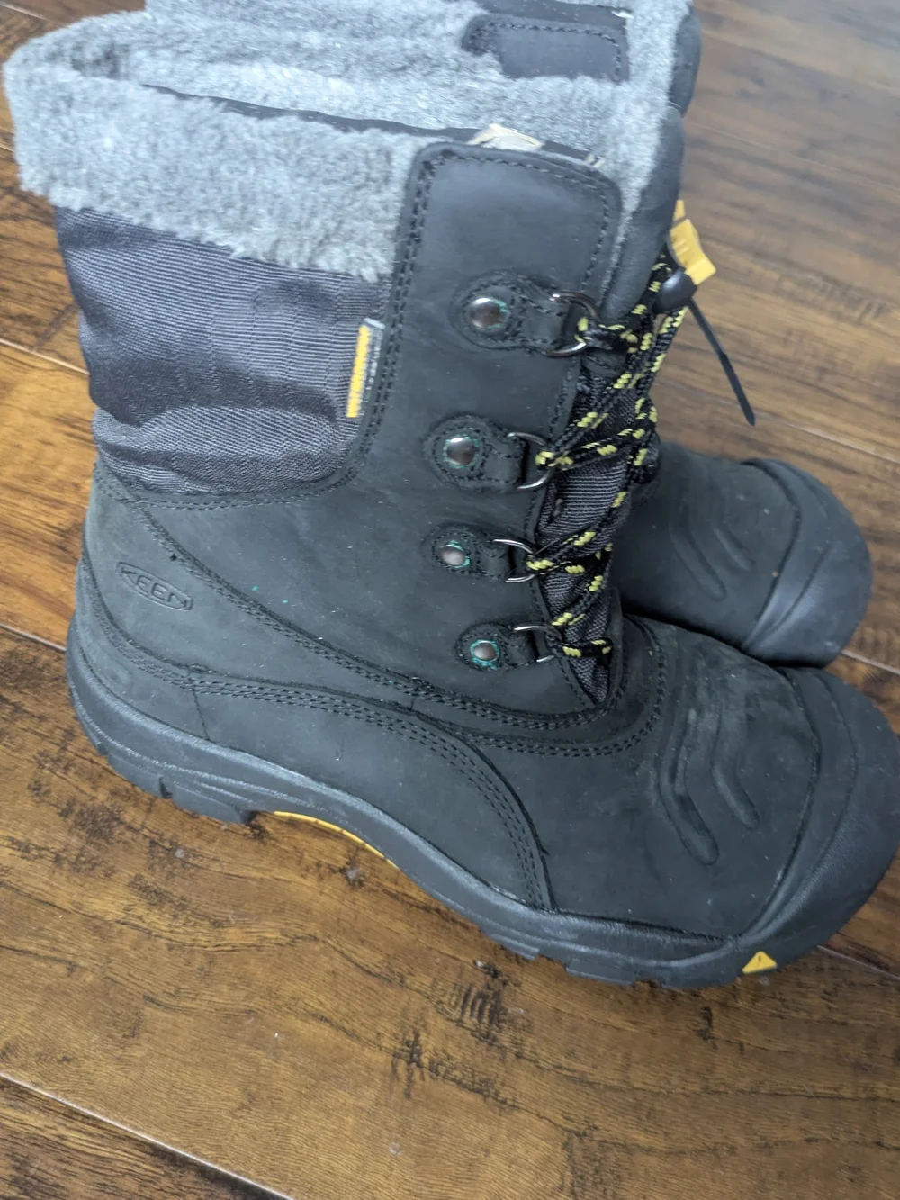 Keen waterproof kids
