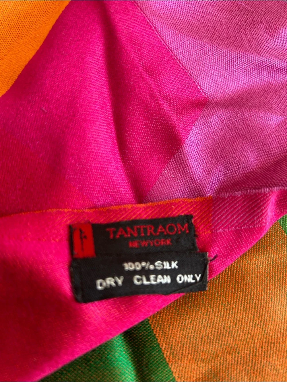 N/A bright geometric