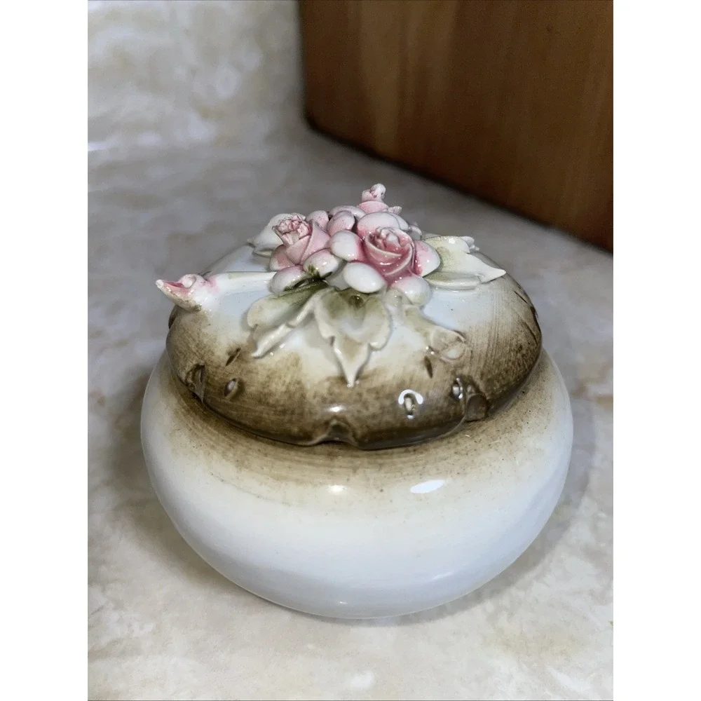 N/A box vanity trinket