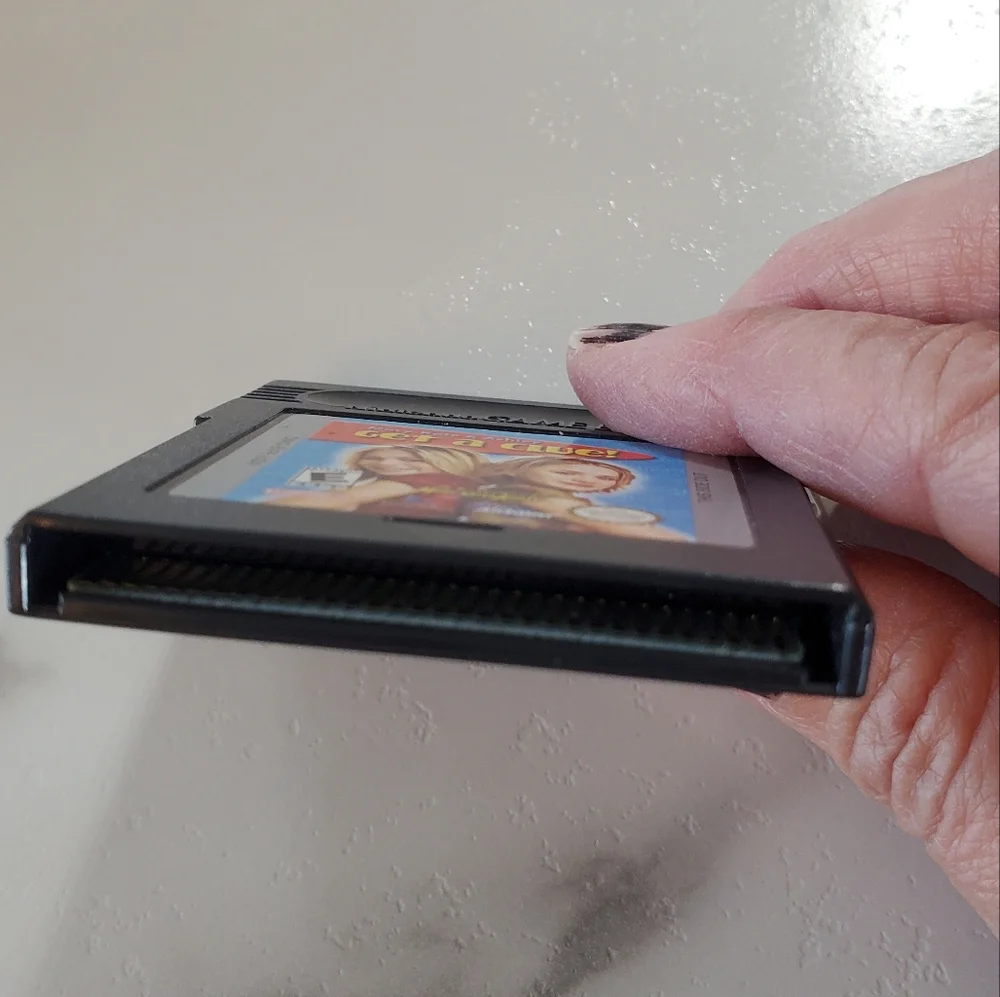 Mary-Kate and Ashley: Get a Clue Nintendo Gameboy Game *TESTED*