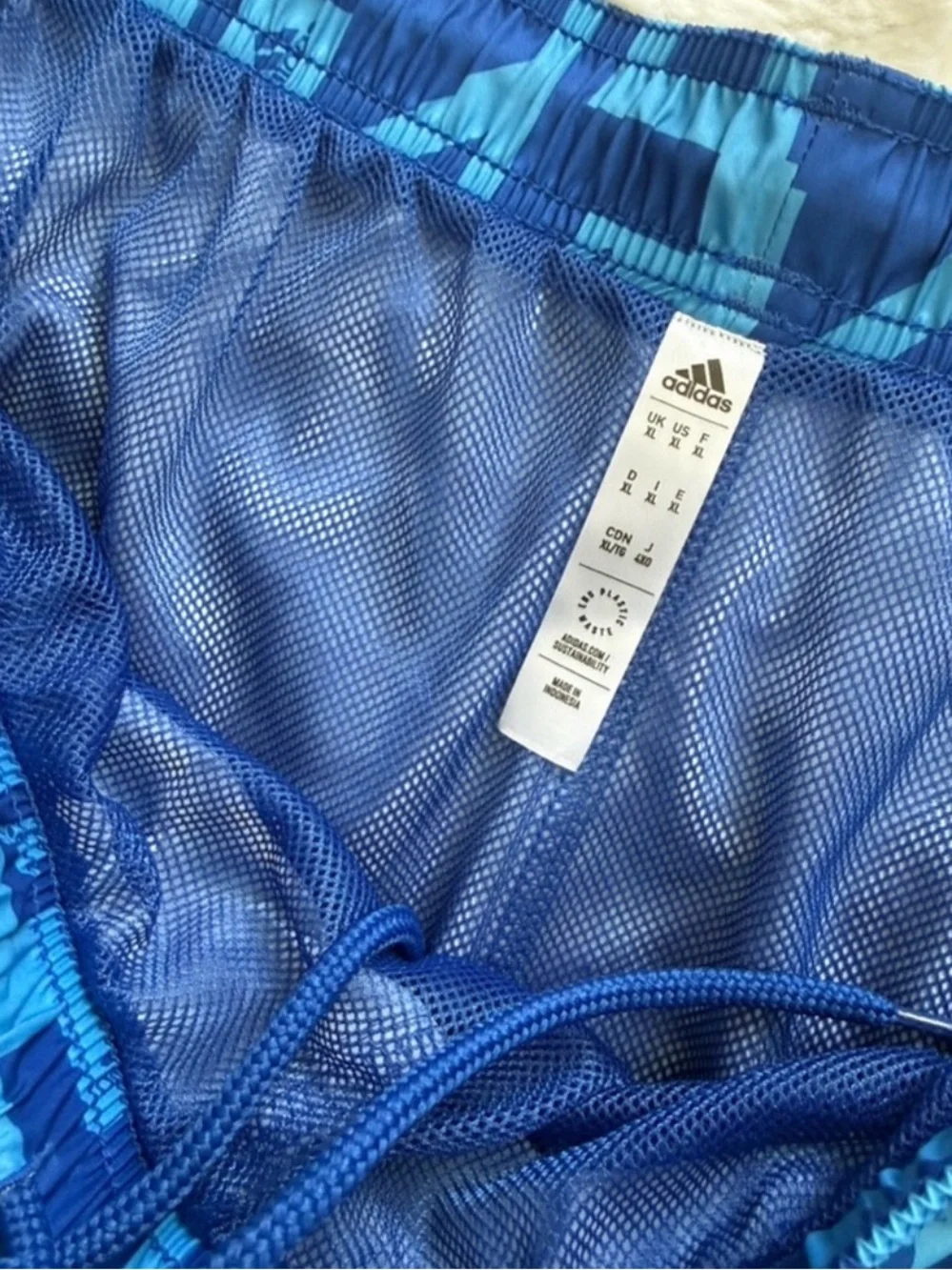adidas crowded beach