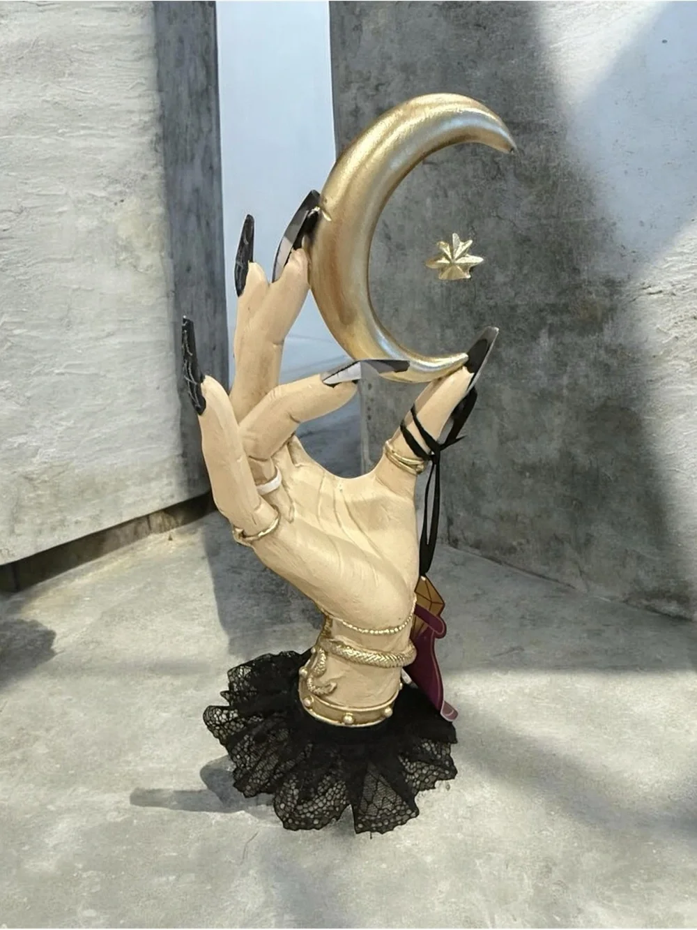N/A decorative hand