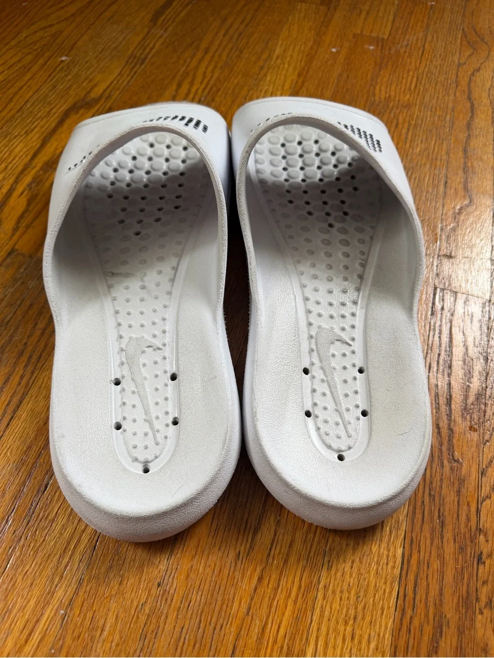 Nike easy white