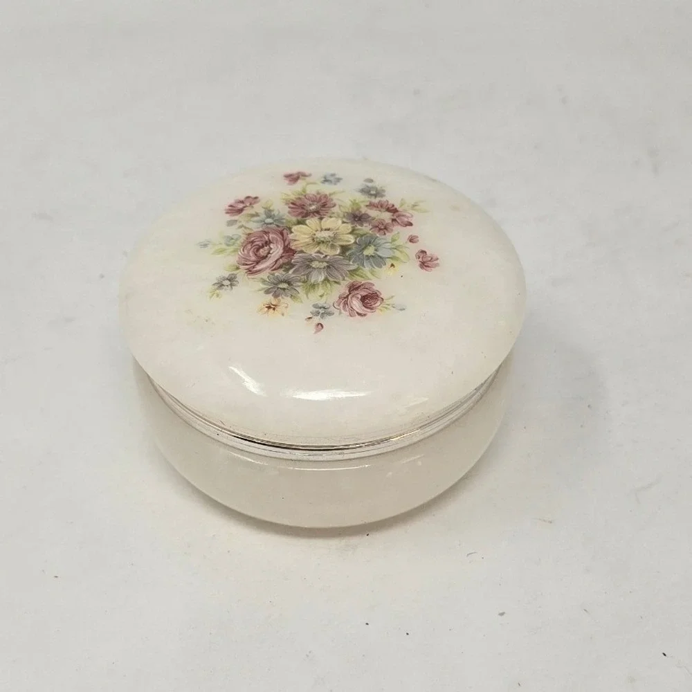 Vtg Italian alabaster trinket box jewelry ring box cottagecore floral‎