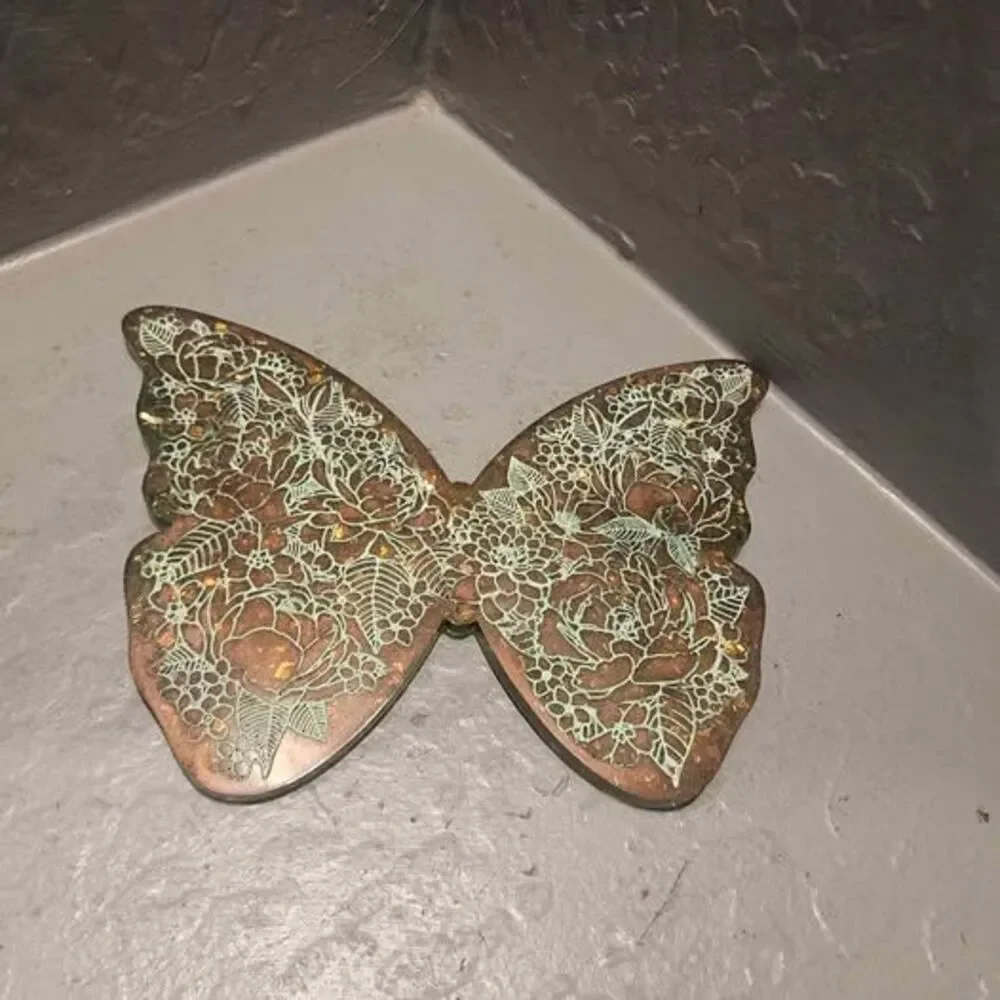 Unbranded handmade resin
