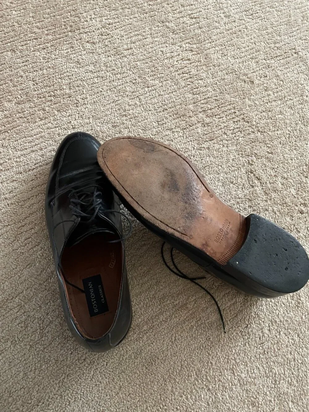 Bostonian men's dress shoe. Size 13.