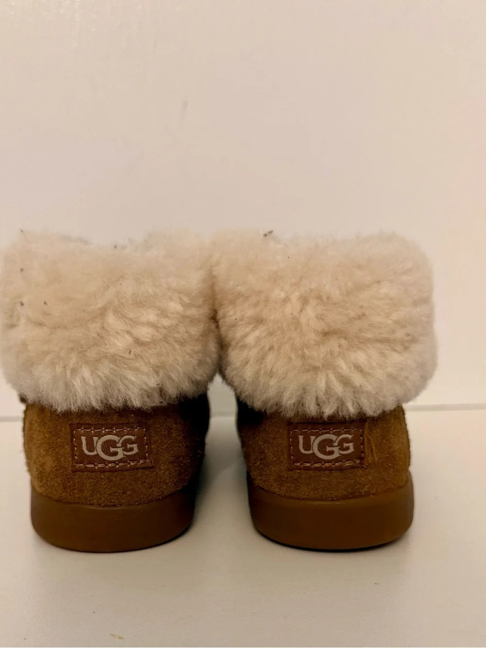 Ugg Toddler Nolen Boots, 9 US Faux Fur Lined Suede Boots chestnut Brown Unisex