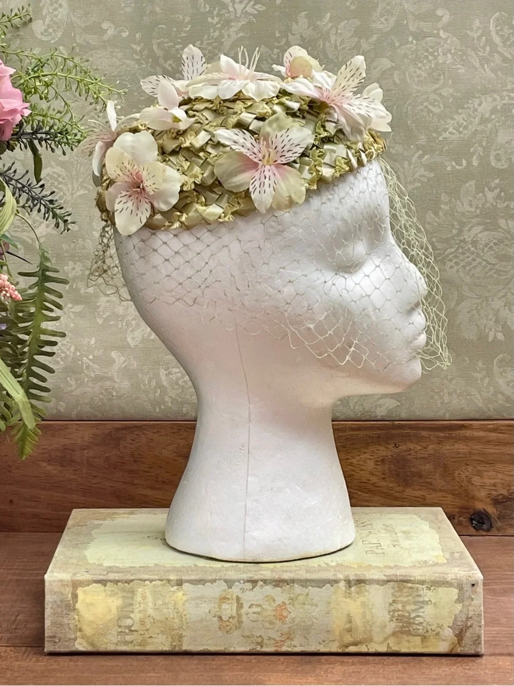 Vintage 1950s Green Straw Flower Fascinator Hat Birdcage Veil Pink Floral Whimsy