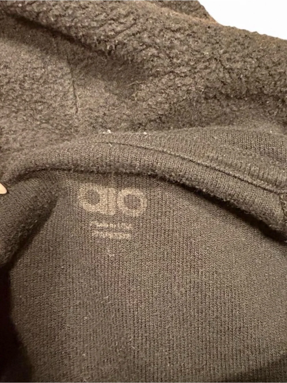 ALO Yoga black fleece