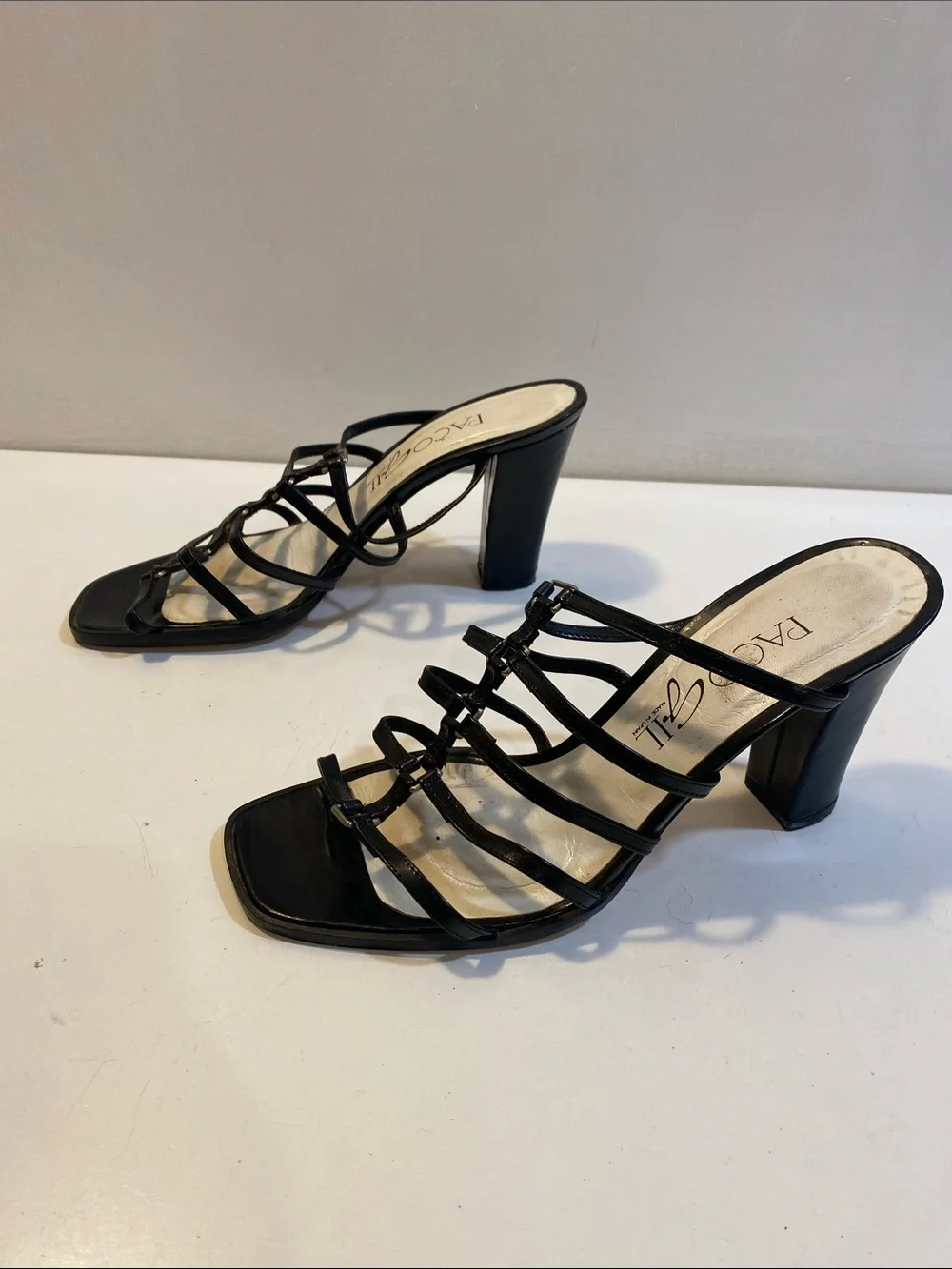 Paco Gil sleek black
