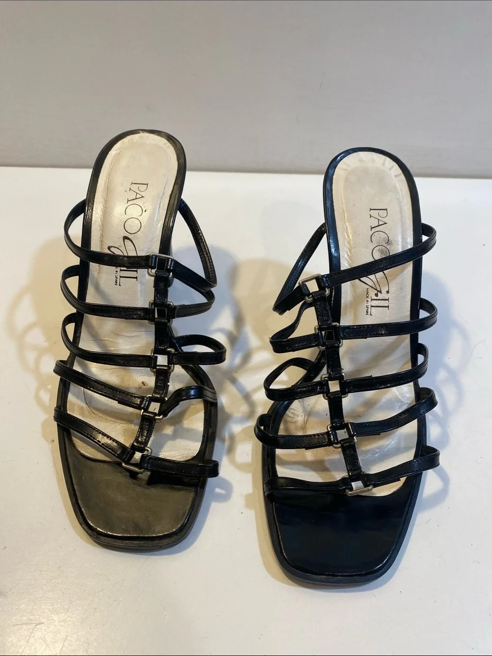 Paco Gil sleek black
