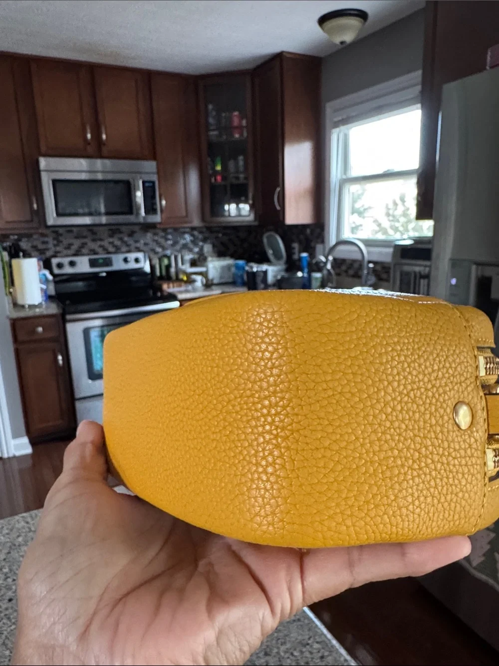 Tory Burch compact pebbled