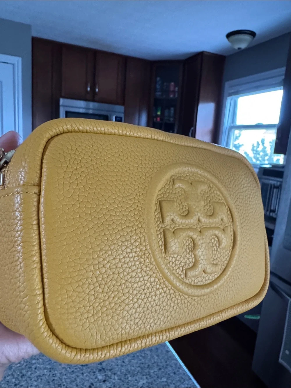 Tory Burch compact pebbled