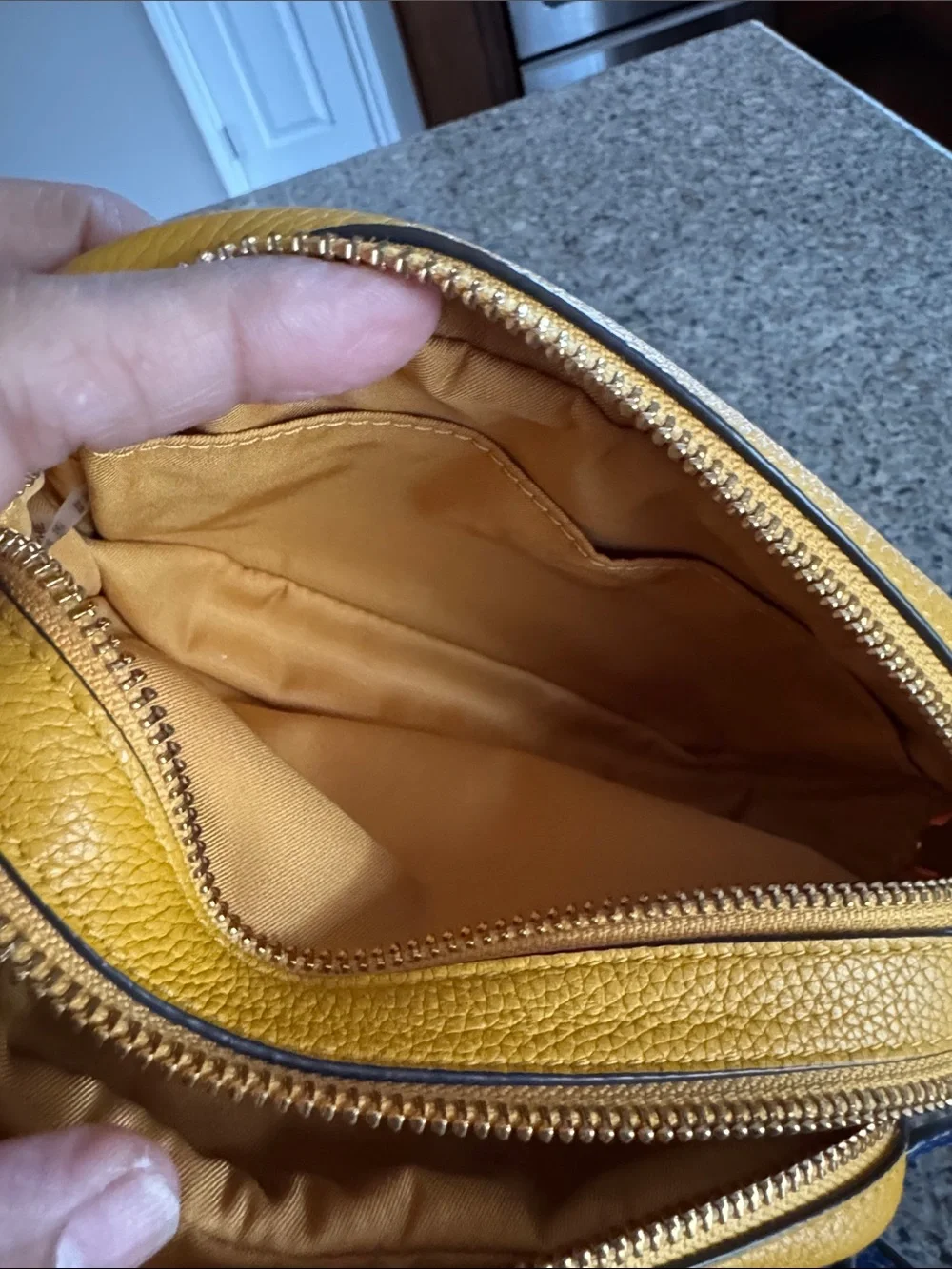 Tory Burch compact pebbled