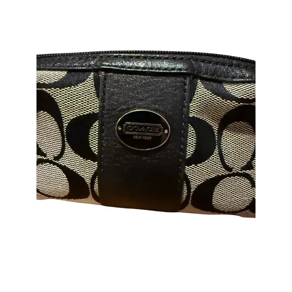 Coach excellent exterior
