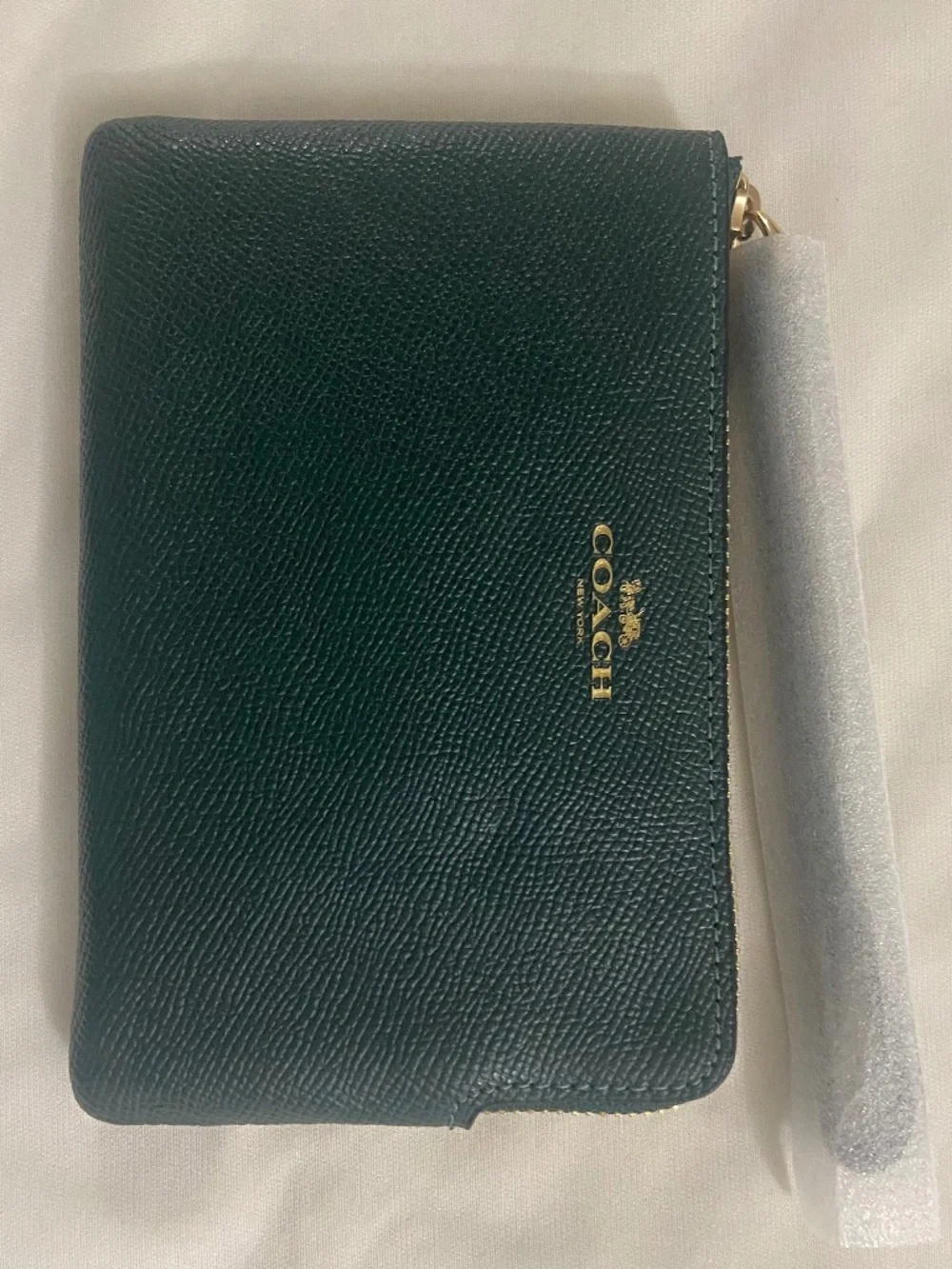 Coach wristlet shade