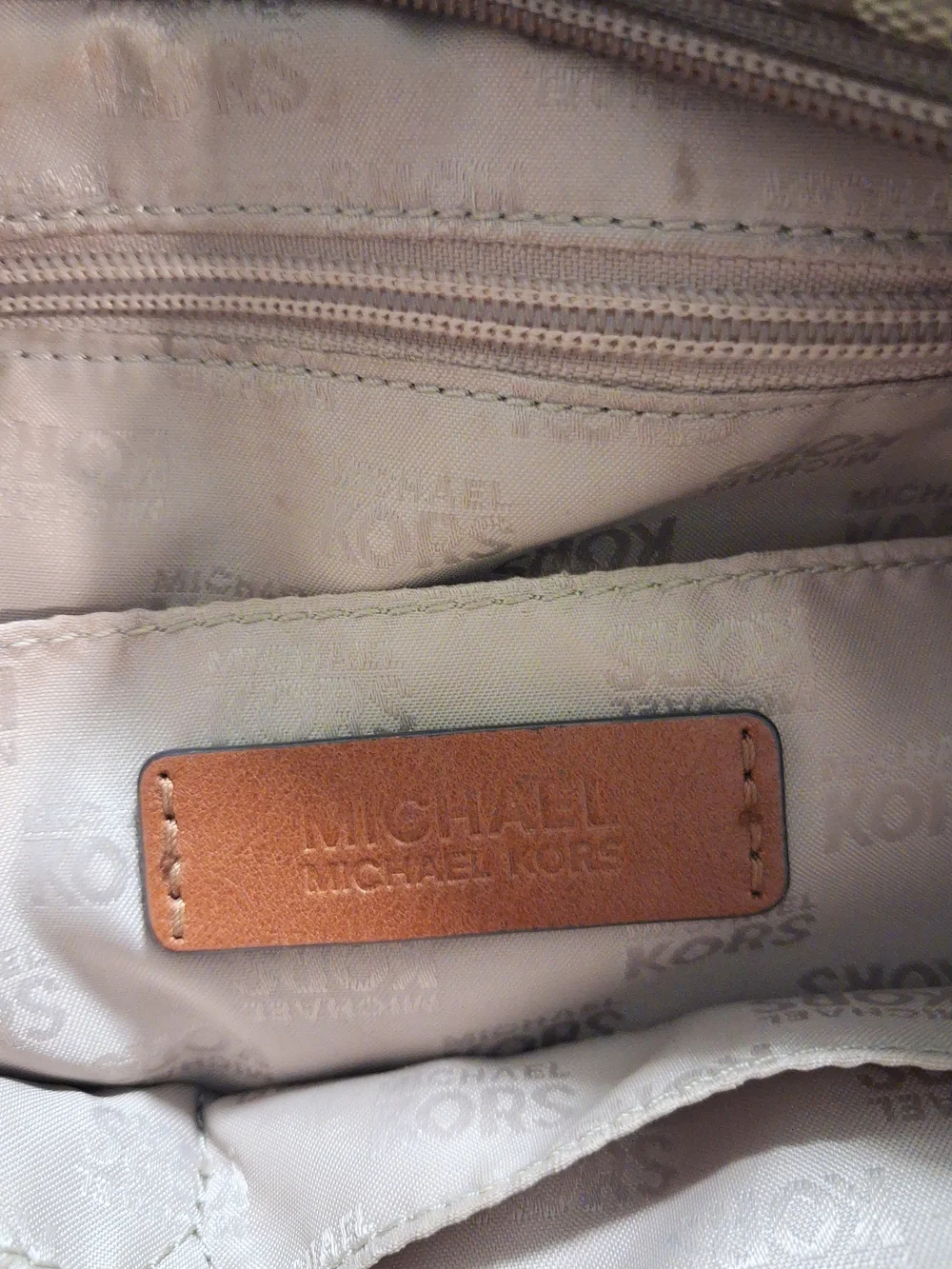 Michael Kors signature mk
