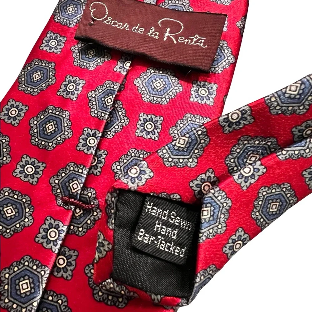 Oscar de la Renta Vintage 100% Silk Red Blue Geometric Pattern Necktie Hand Sewn