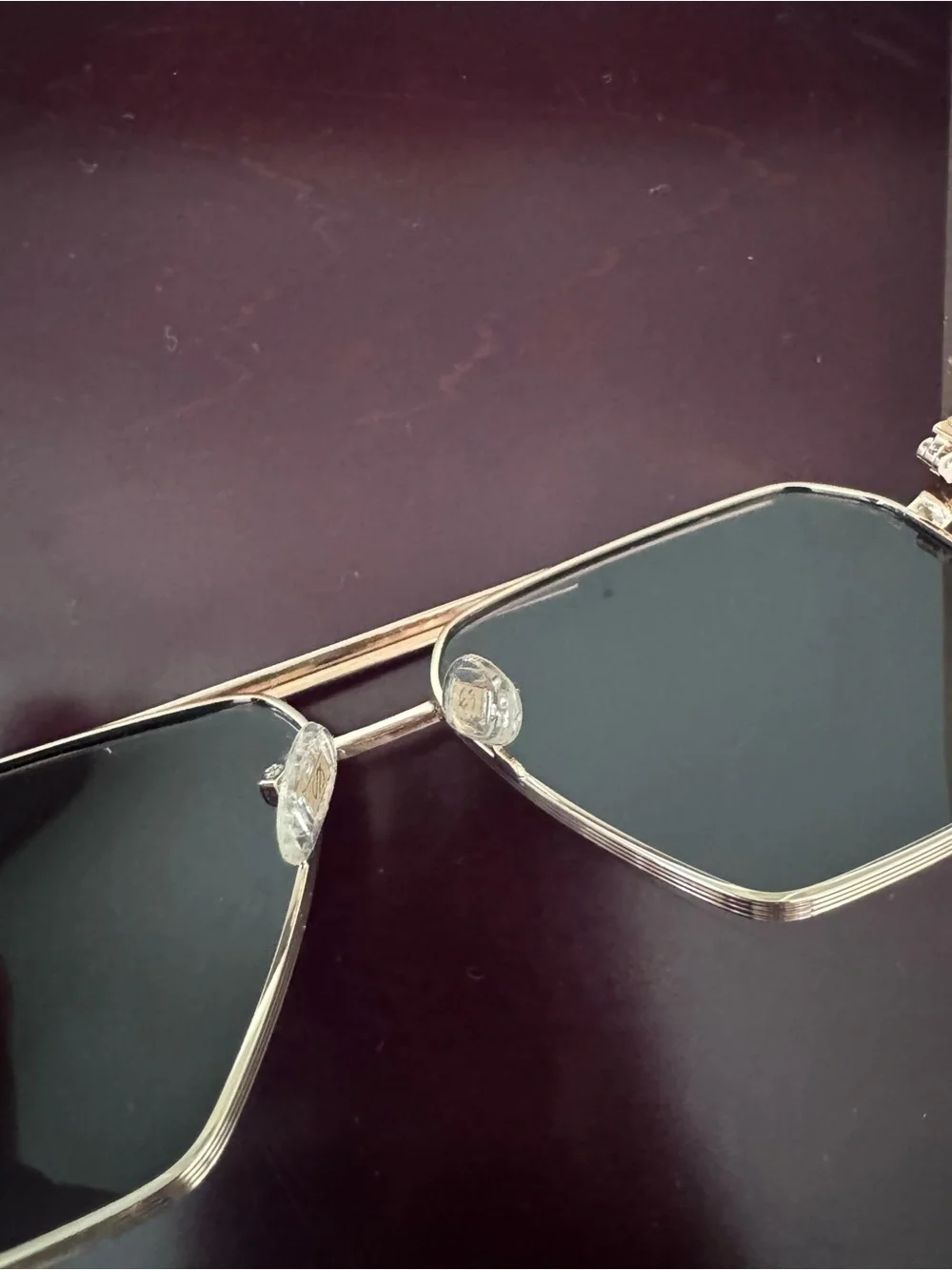 N/A bold metal frame