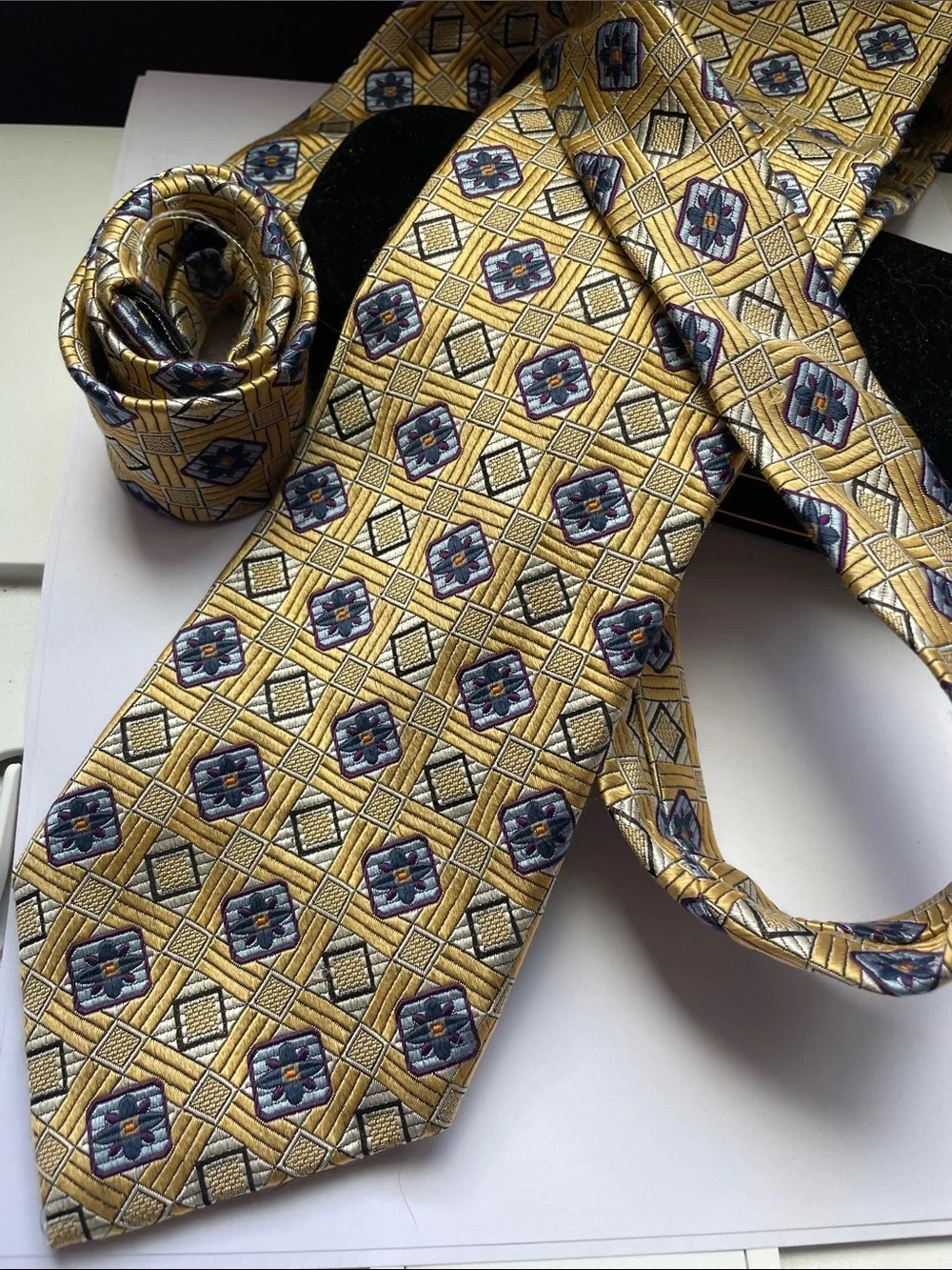 Jos. A. Bank sophisticated geometric