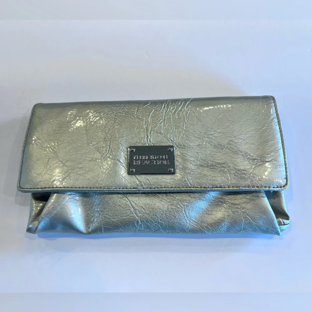 Kenneth Cole Reaction elegant silver