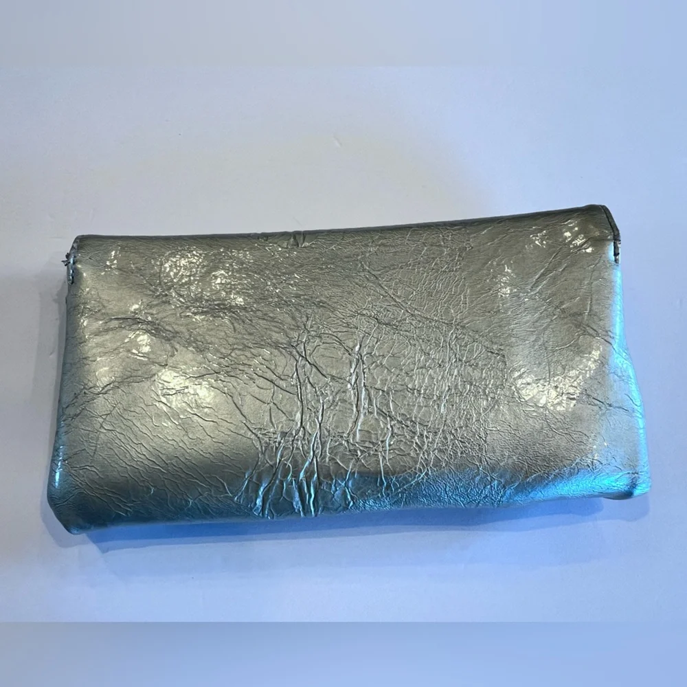 Kenneth Cole Reaction elegant silver