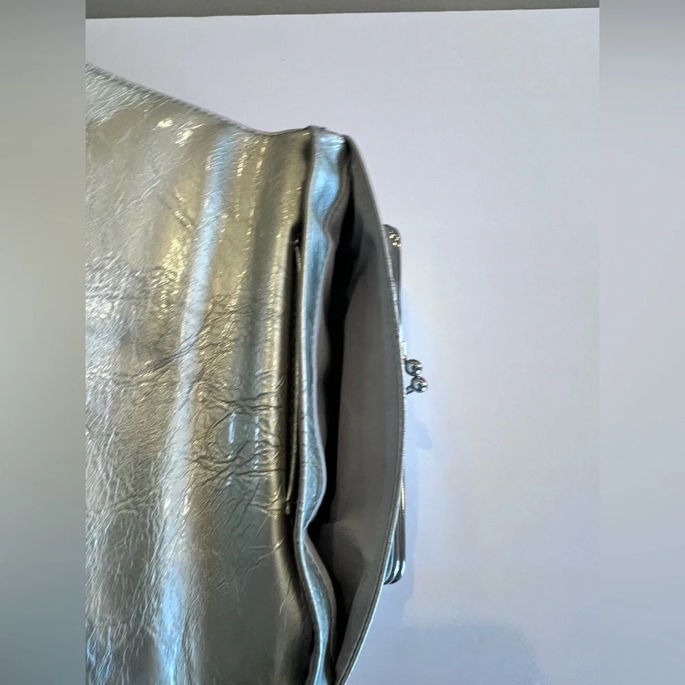 Kenneth Cole Reaction elegant silver