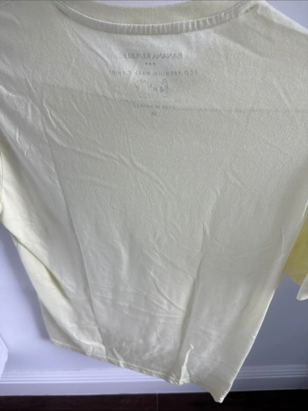 Banana Republic Short Sleeve Crew Neck T-Shirt in Pale Yellow