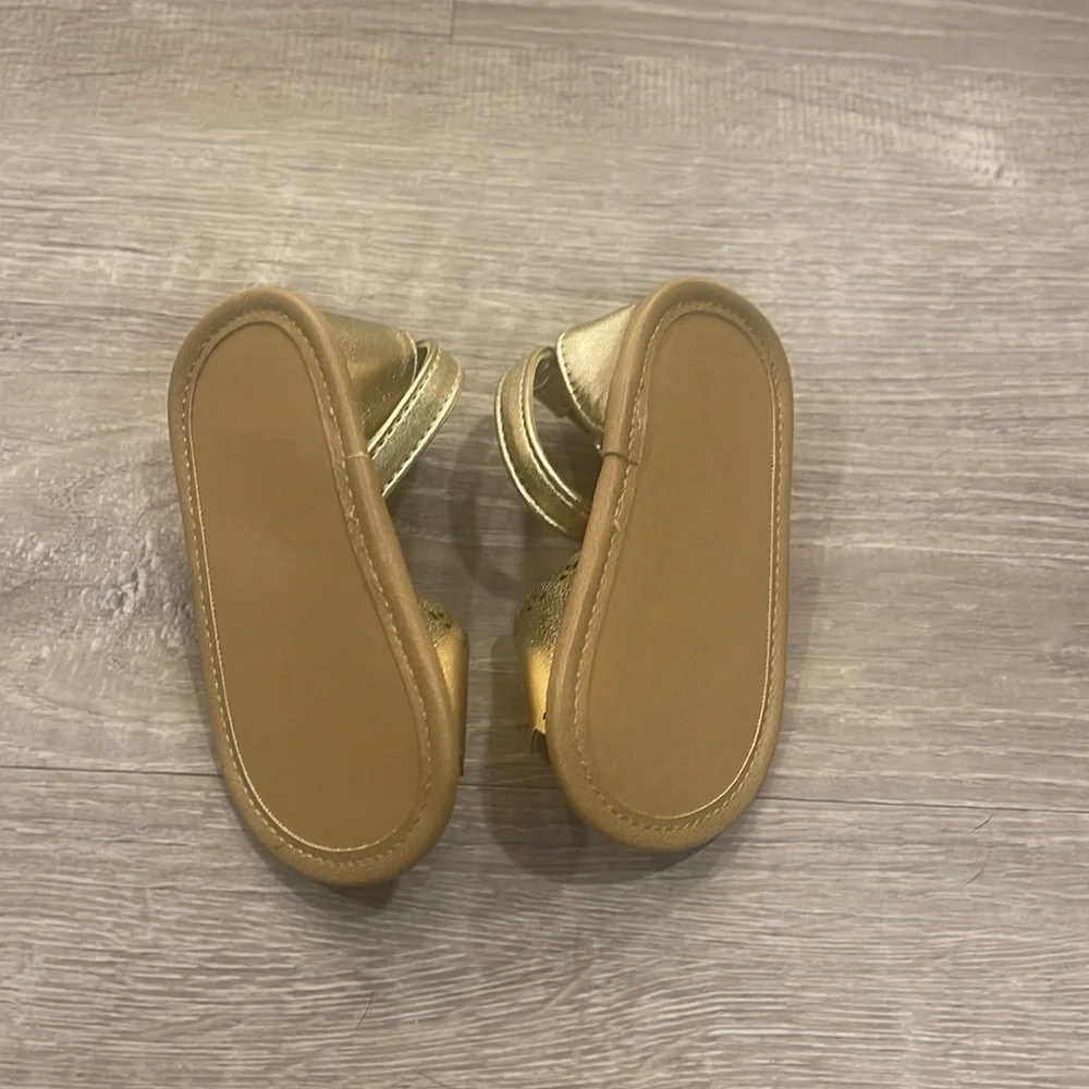 Old Navy gold scalloped