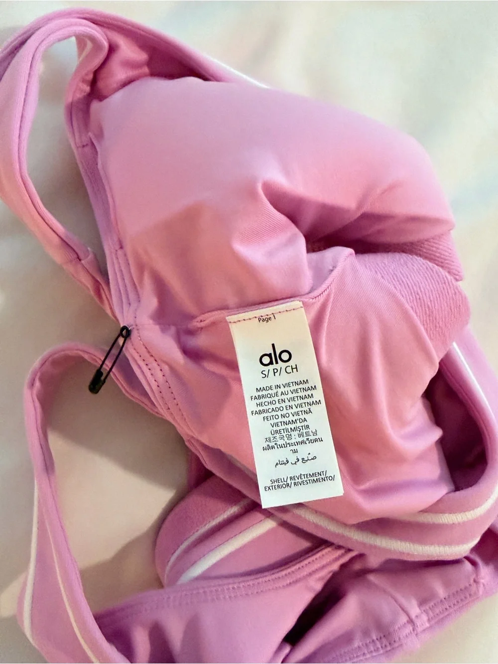 ALO Yoga subtle elastic look