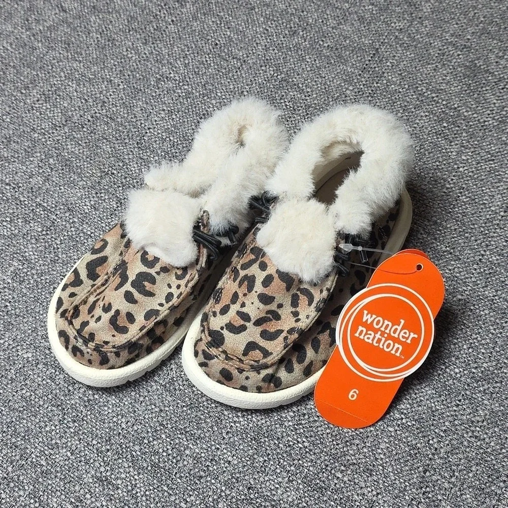 SUPER CUTE Baby Girls Faux Fur Trimmed Cheetah Print Shoes Size 6