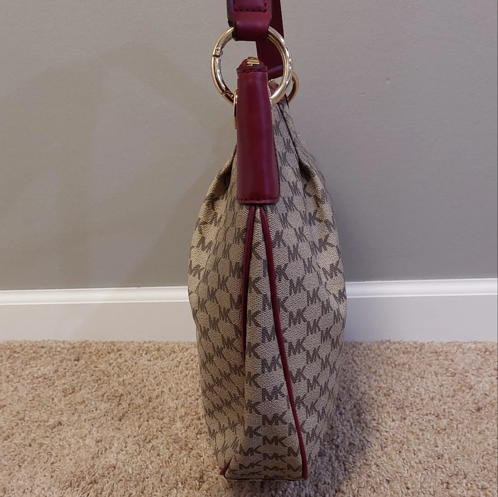 Michael Kors beautiful spacious
