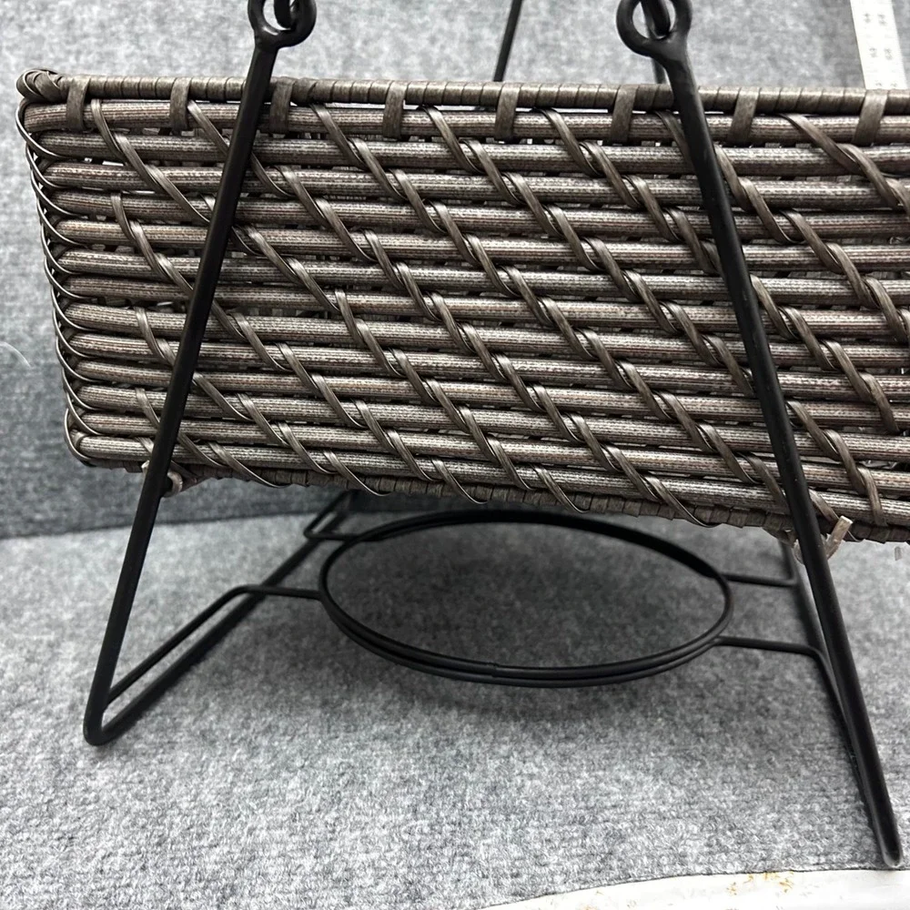 N/A woven flatware
