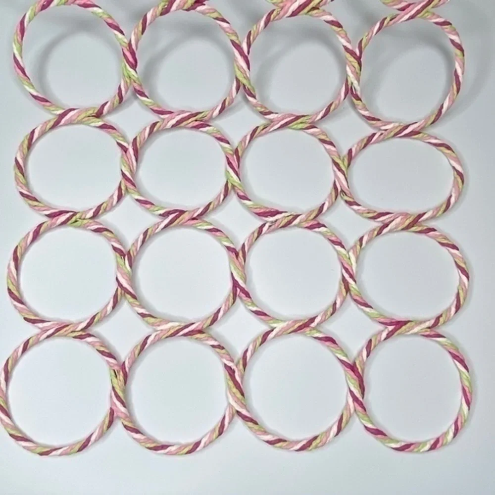 N/A scarf hanger