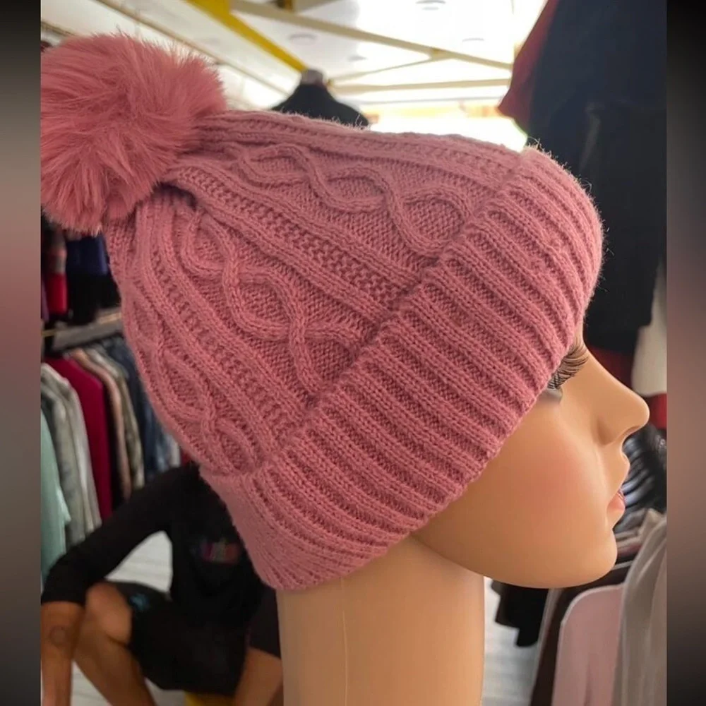 Happy cozy knit cable