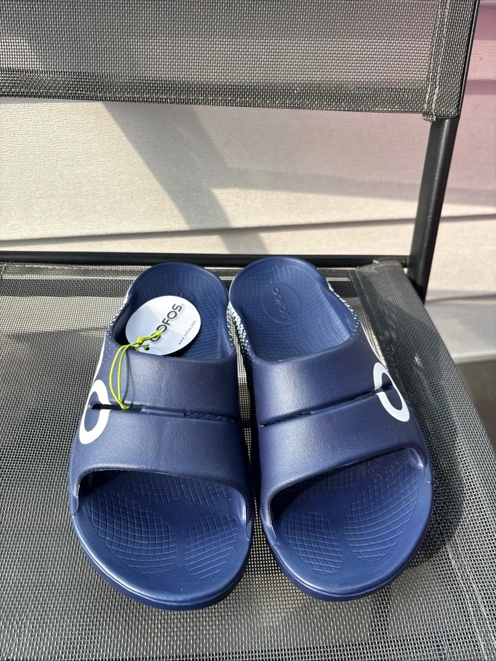 OOFOS OOahh Sport Slide sandals Size 7 Men’s Or Women’s 9 NWT Matrix Navy