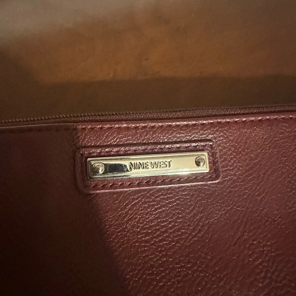 Nine West burgundy leather chic